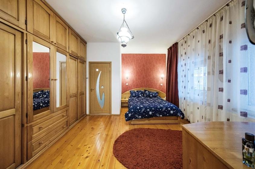 Apartament cu 3 camere semidecomandat, mobilat în Central