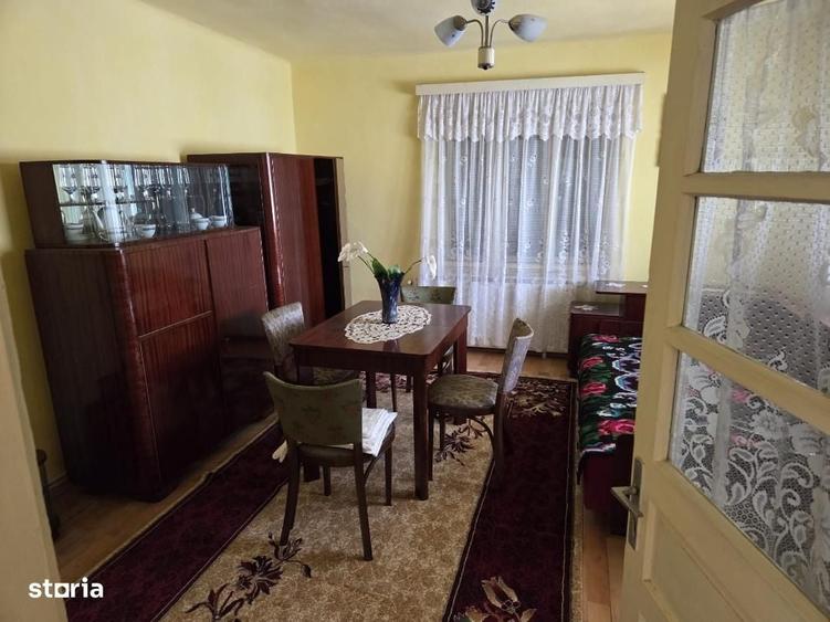 Casă cu 3 camere în Crăciunelu de Jos