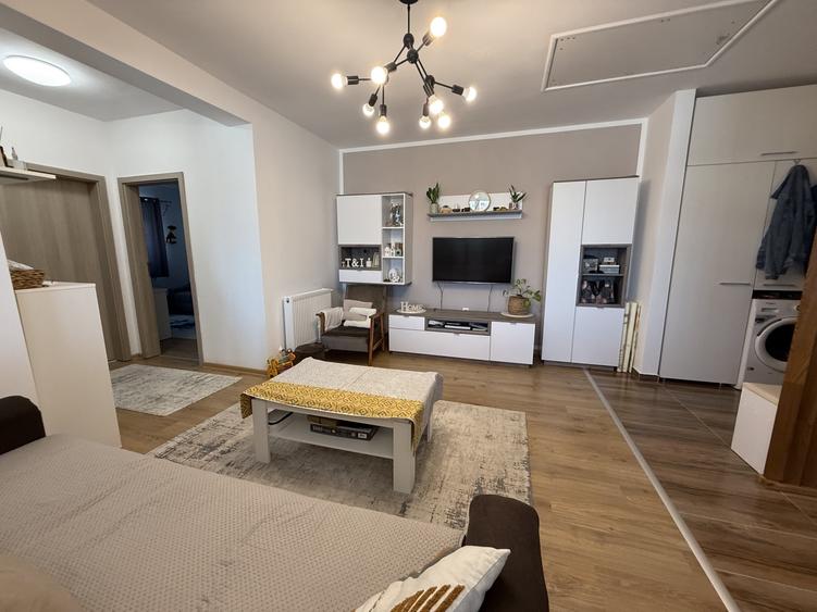 Apartament cu 3 camere decomandat, mobilat în Calea Urseni