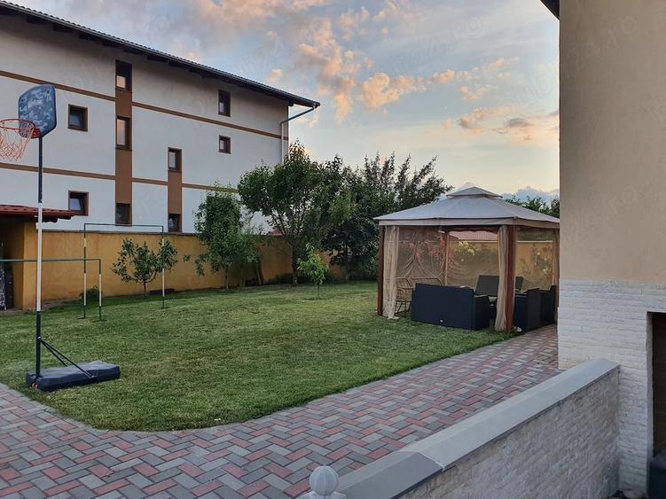 Casă cu Teren 800 Mp în Central