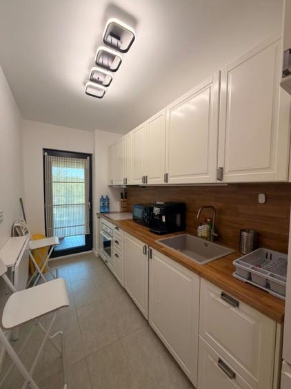 Apartament cu 3 camere decomandat în P-ta Presei Libere