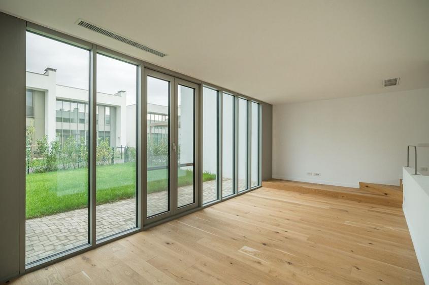 Duplex cu 4 camere cu Canalizare în Tunari