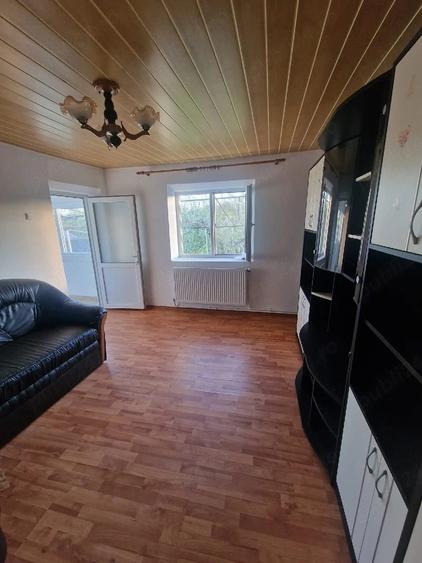 Casă cu 3 camere cu Teren 1352 Mp în Horia