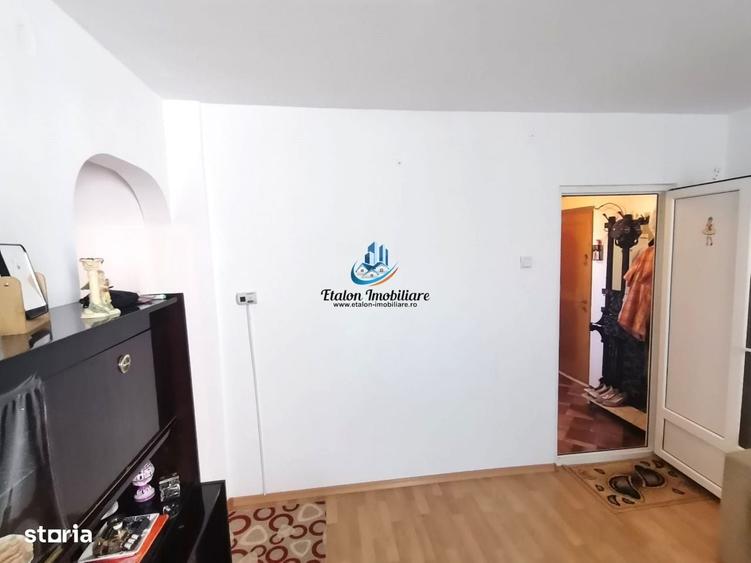 Apartament cu 2 camere semidecomandat în Sărata