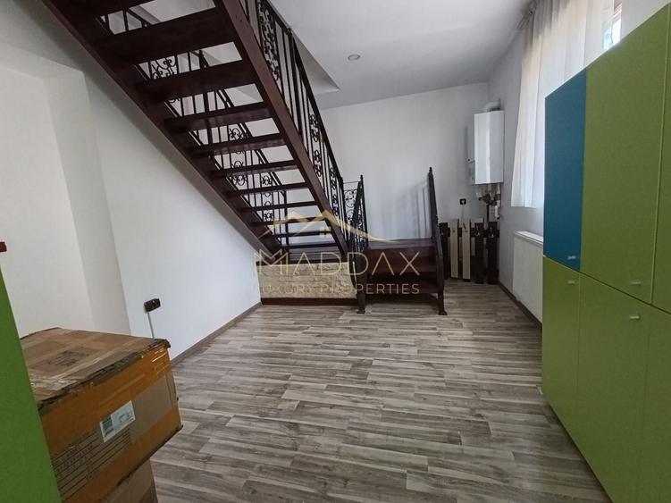 Casă individuală cu 5 camere cu Canalizare în Chirigii