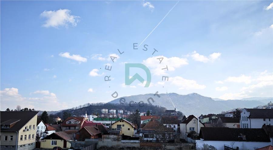 Apartament cu 4 camere decomandat, mobilat în Brașovul Vechi