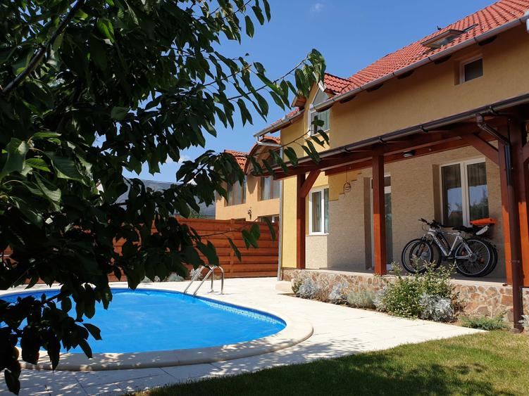 Casă cu 4 camere cu Teren 400 Mp în Iosia