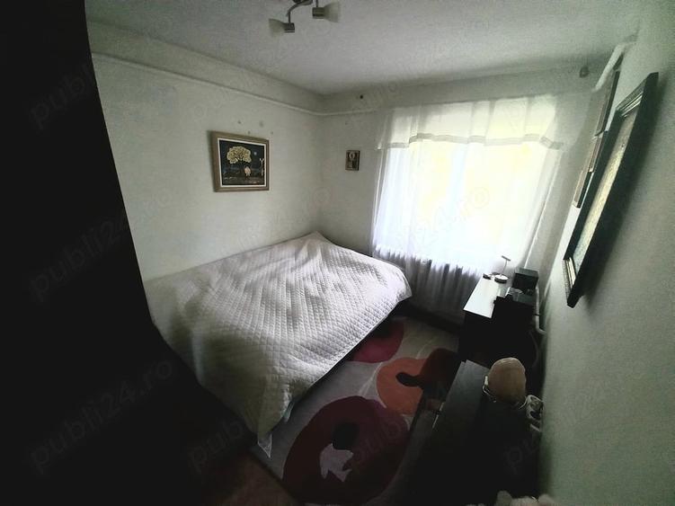 Apartament cu 2 camere semidecomandat în Podul de Piatră