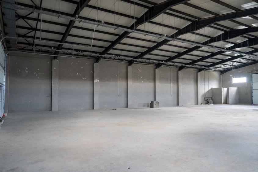 Spațiu industrial, de 550.59997558594 mp, în Frumușani