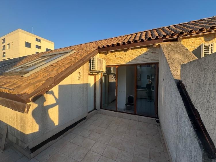 Apartament cu 3 camere, mobilat în Tomis Nord