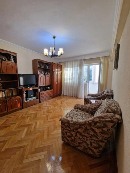 Apartament cu 3 camere decomandat în Banat