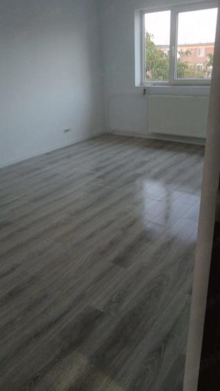 Apartament cu 3 camere decomandat în Iosia