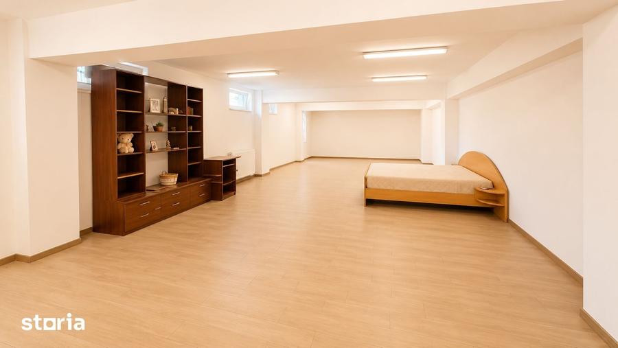 Casă cu 10 camere cu Teren 1300 Mp în Central