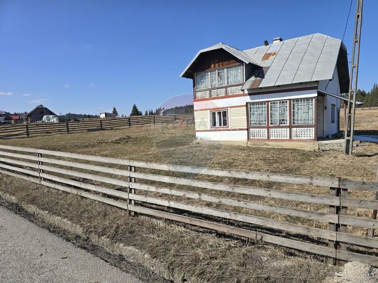 Teren Construcții intravilan de 23765 mp, în Poiana Stampei