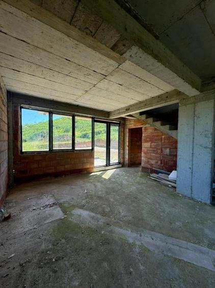 Casă individuală cu 5 camere cu Teren 640 Mp în Popas Păcurari