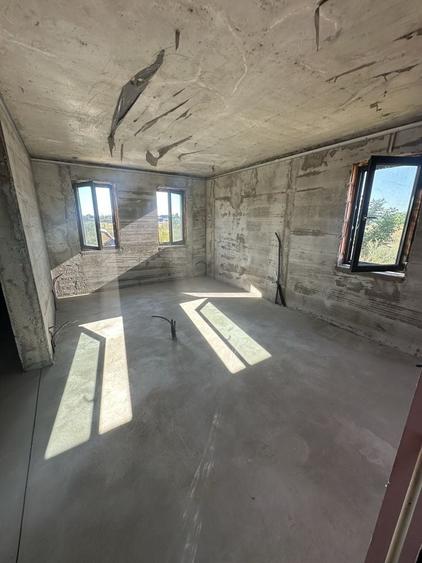 Casă cu 4 camere cu Teren 600 Mp în Central