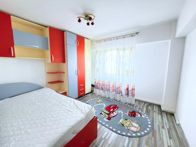 Apartament cu 3 camere decomandat în Central