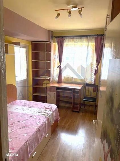 Apartament cu 3 camere semidecomandat, mobilat în Micro 3