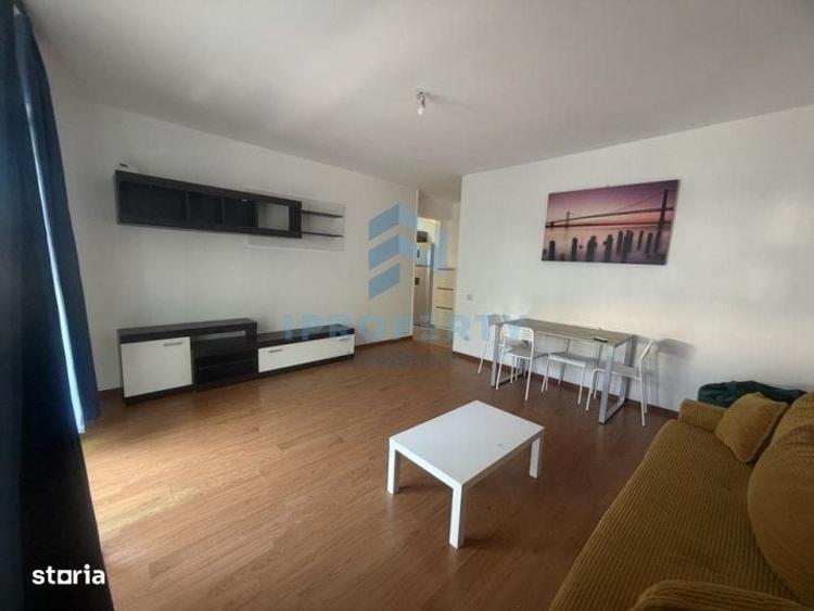 Apartament cu 3 camere semidecomandat în Sisești