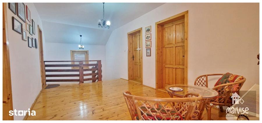 Casă cu 5 camere decomandat cu Teren 927 Mp în Hărman