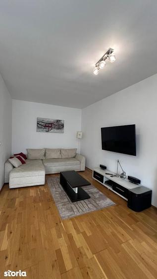 Apartament cu 3 camere, mobilat în Băneasa