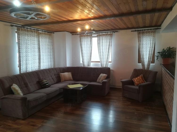 Casă cu 5 camere cu Teren 700 Mp în Beliș