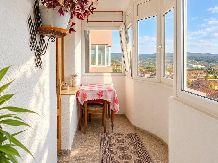 Apartament spatios 3 camere de inchiriat in zona Nord - 1