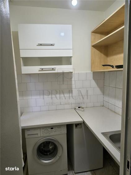 Garsonieră decomandată, mobilată în Est