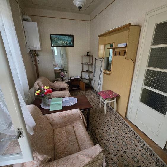 Casă cu 3 camere cu Teren 250 Mp în Central