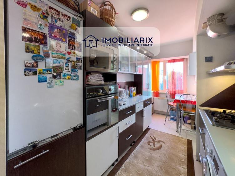 Apartament cu 3 camere decomandat, mobilat în Casa de Cultură