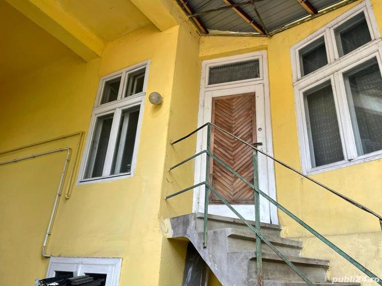 Casă cu 5 camere în Central