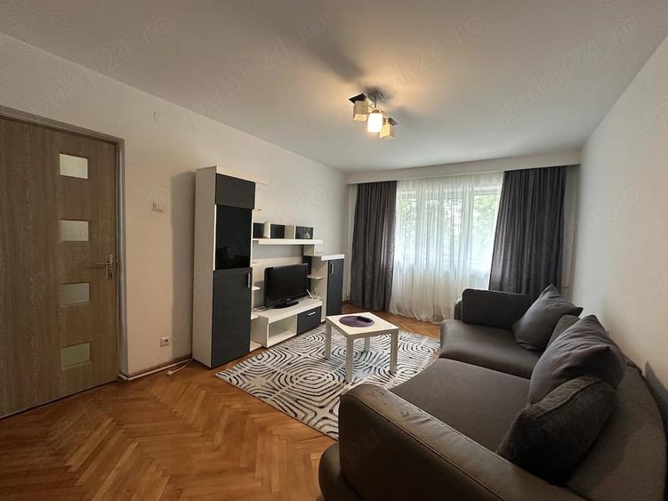 Apartament cu 2 camere decomandat în Central