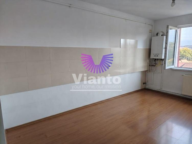 Apartament cu 3 camere decomandat în Trei Stejari