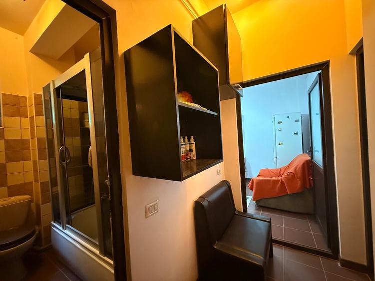 Garsonieră decomandată, mobilată în Universitate