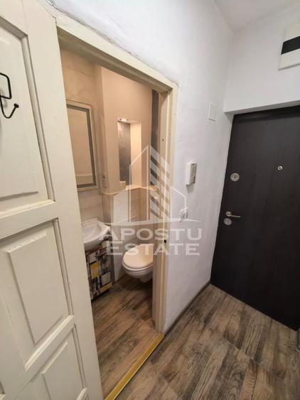 Garsonieră decomandată, mobilată în Complex Studențesc