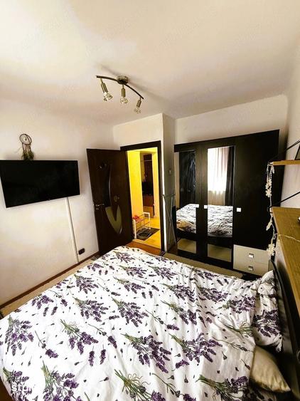 Apartament cu 2 camere decomandat în Rovine