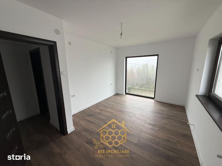 Casă cu 4 camere cu Teren 300 Mp în Central