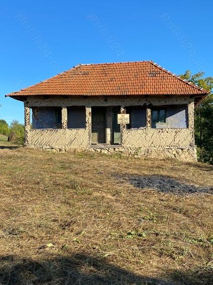 Casă cu 2 camere cu Teren 3100 Mp în Certeju de Sus