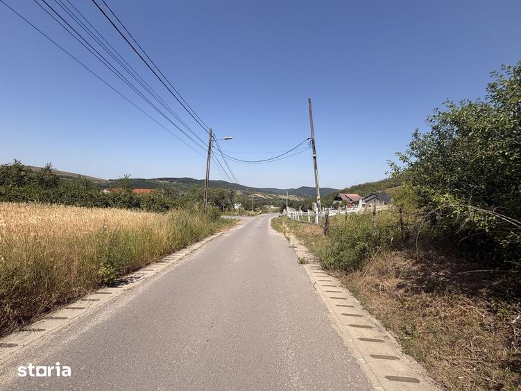 Teren de 3800 mp, în Meseșenii de Jos