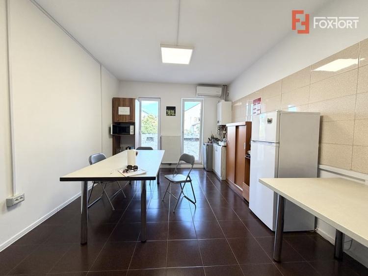 Birou, de 128 mp, în Complex Studențesc