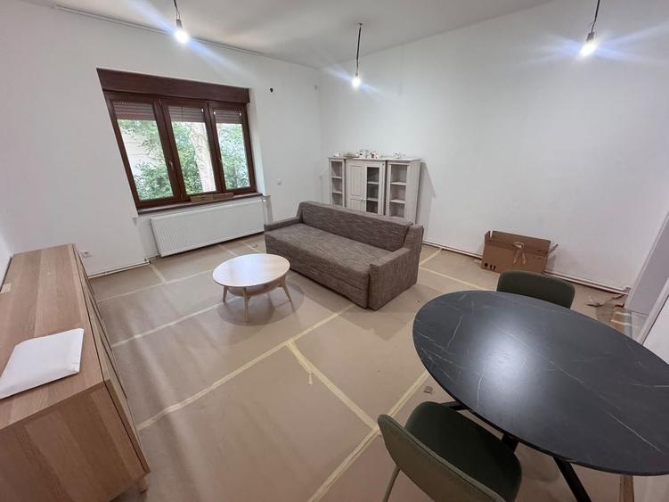 Apartament cu 2 camere, mobilat în Sub Arini