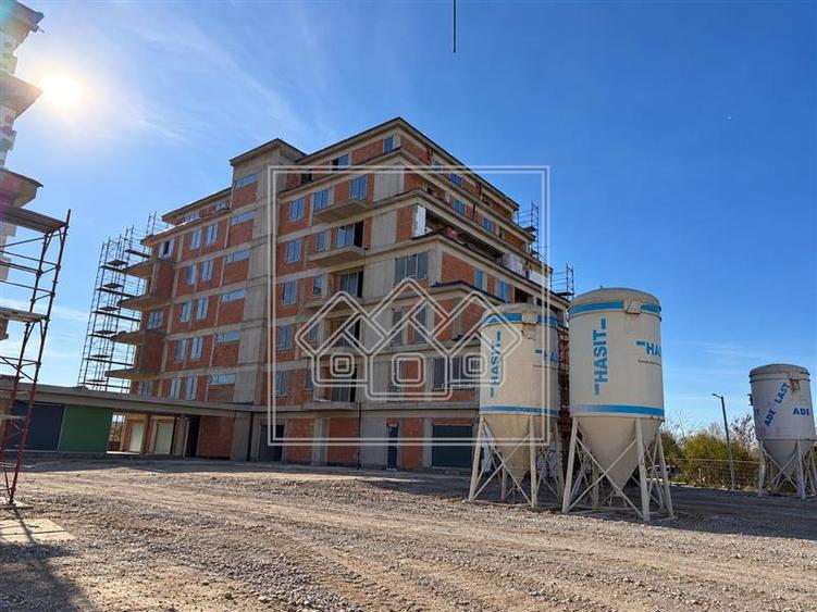 Apartament cu 2 camere decomandat în Exterior Vest