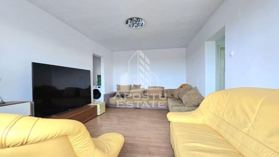 Apartament cu 4 camere decomandat în Malul Mureșului