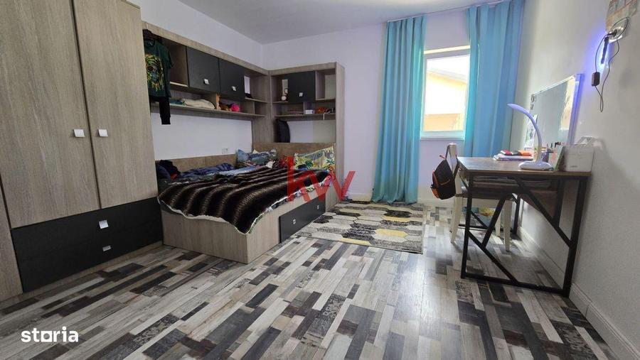 Casă cu 5 camere cu Teren 1200 Mp în Românești