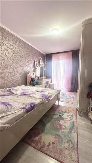 Casă individuală cu 6 camere cu Teren 552 Mp în Aurel Vlaicu