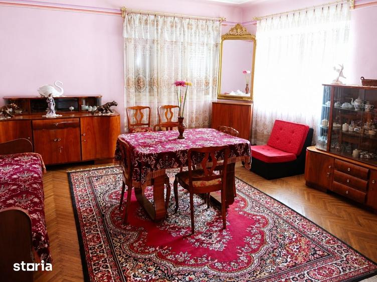 Casă cu 4 camere cu Teren 1349 Mp în Albești