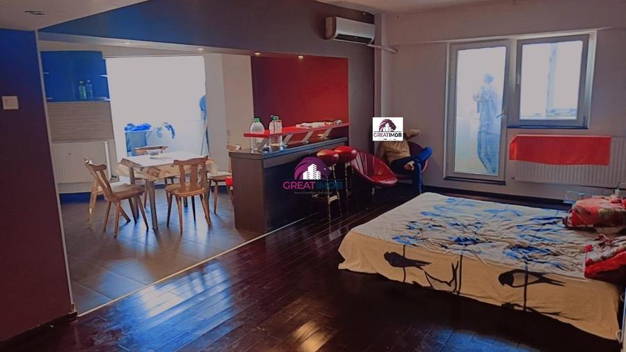 Apartament cu 3 camere semidecomandat, mobilat în Obor