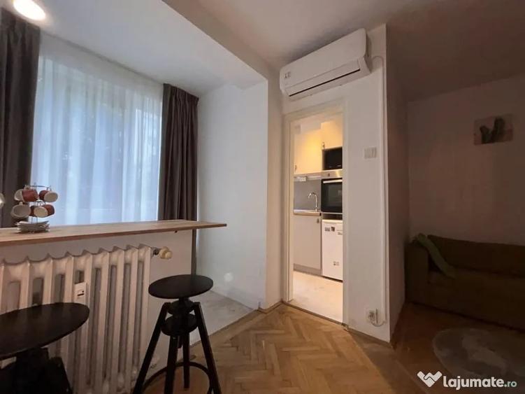 Garsonieră în Vatra Luminoasă
