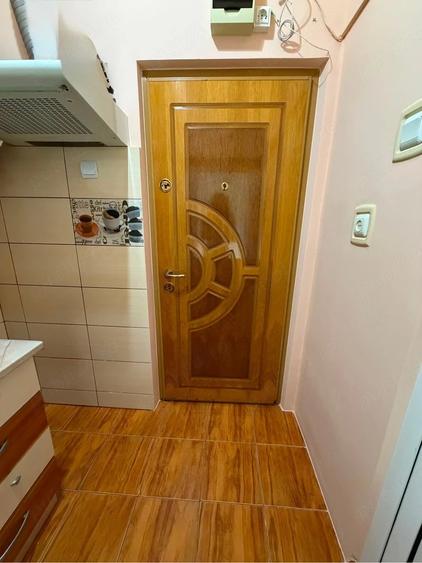 Garsonieră decomandată în Troianu