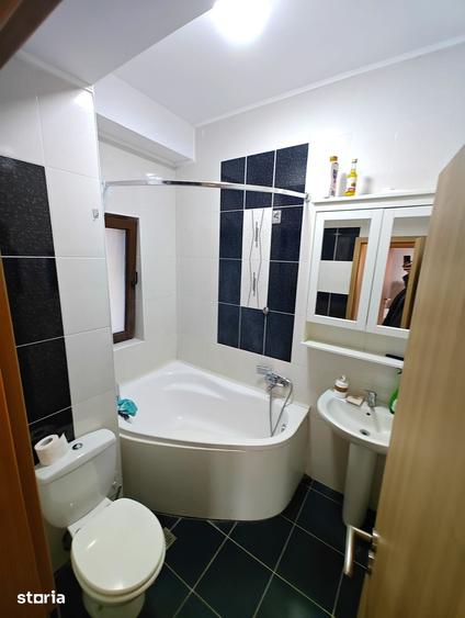 Apartament cu 3 camere, mobilat în Central